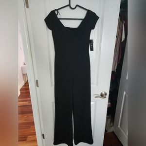Lulu's jumpsuit off shoulder Small